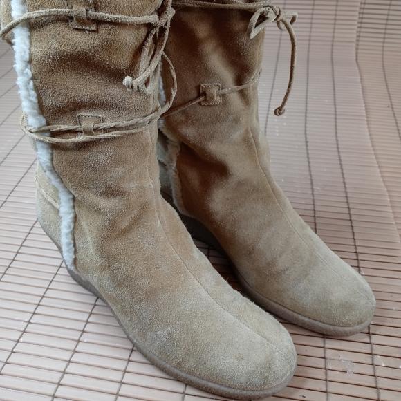 Michael Kors women's Tan Sherpa Lined 3" Wedge heel 13" tall Mid Calf Boots Size - Picture 1 of 10